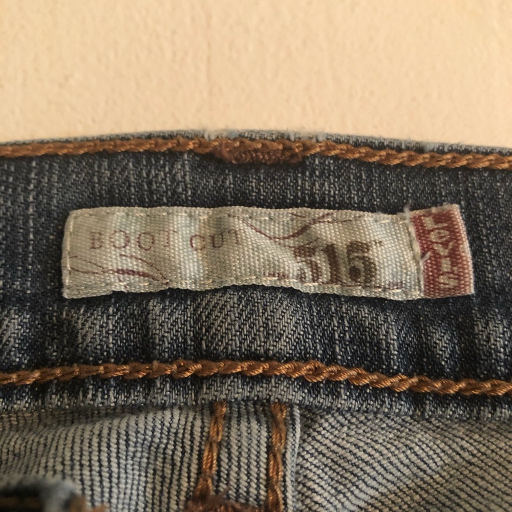 Levis - Picture 5 of 6